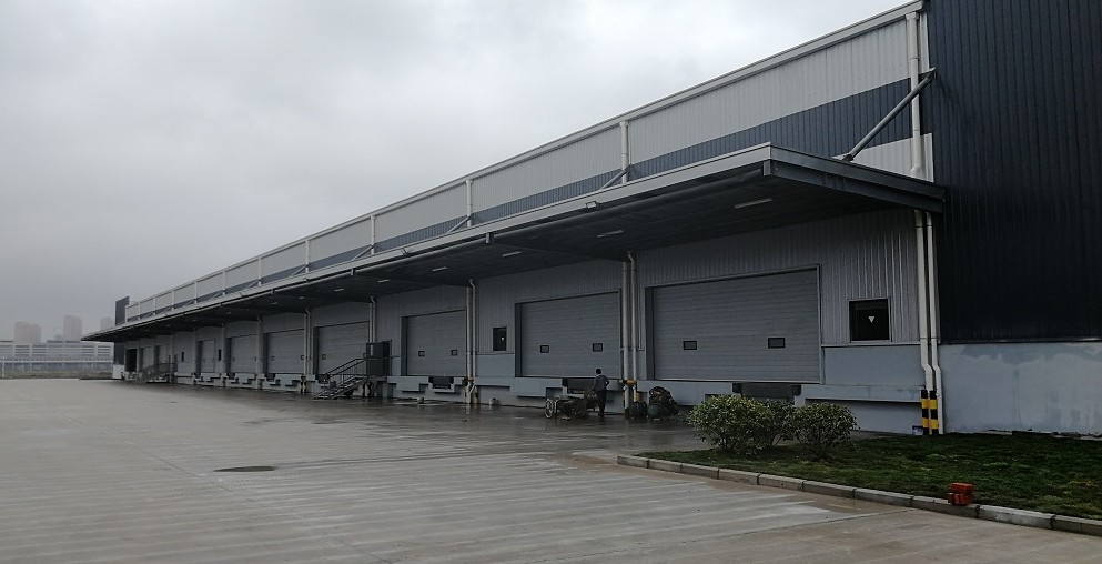  TCL物流批量安裝高度調(diào)節(jié)板